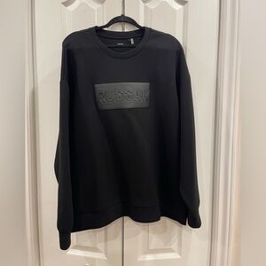 The RUDSAK sweatshirt is unisex size 5 fits XL